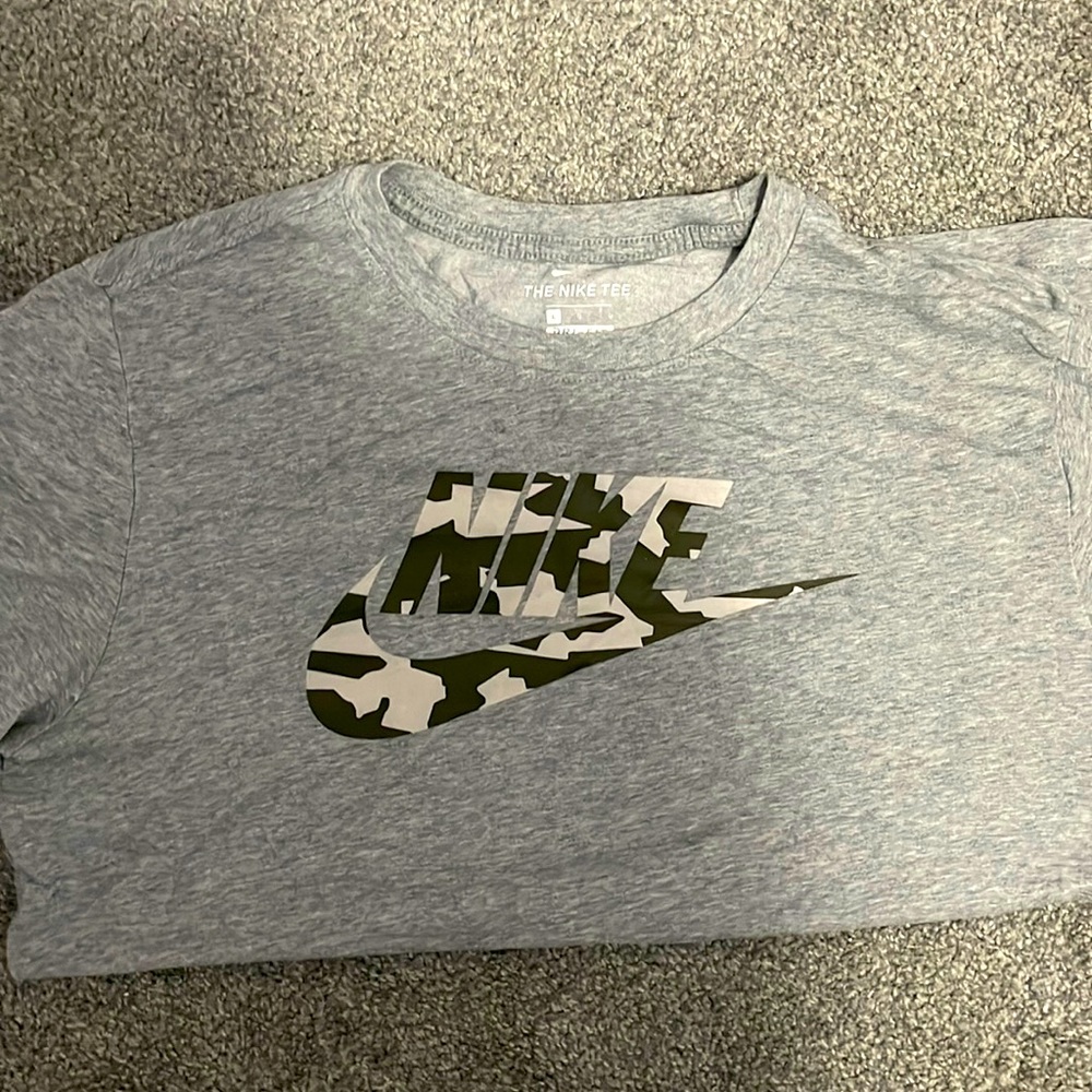 MENS NIKE T SHIRT camo